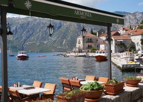 Best Waterfront Tables